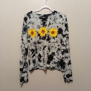 Long sleeve sunflower tie dyed shirt no boundaries size XXXL